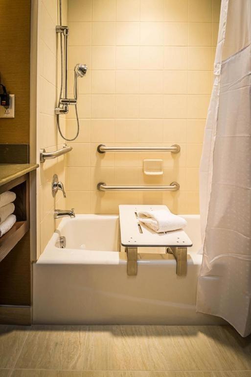 Holiday Inn Express & Suites Salt Lake City South-Murray By Ihg Екстериор снимка